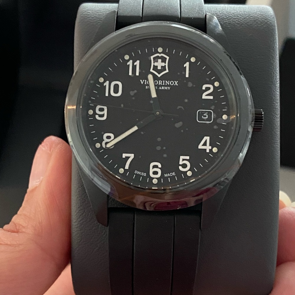 ✨SOLD✨Victorinox Swiss Army Watch
